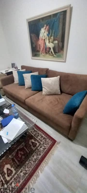 sofa in good condition