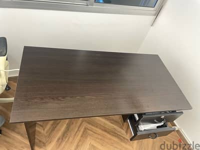 Office table with 2 drawers