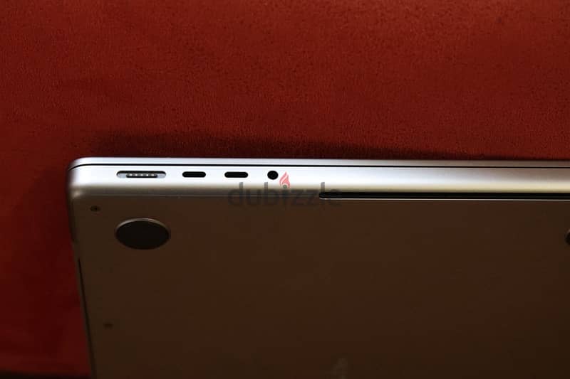 MacBook M2 - 2023 3