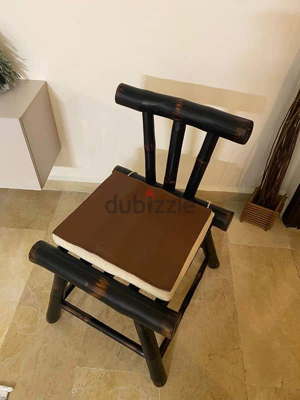 chair wooden 0