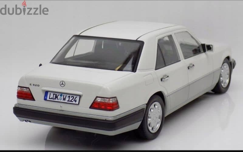 Mercedes E class (W124) diecast car model 1;18. 2