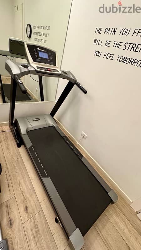 Spirit Motorized Treadmill in Mint Condition 1