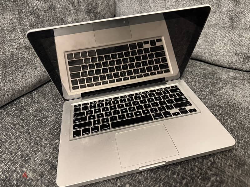 Apple Macbook Pro mid 2012 0