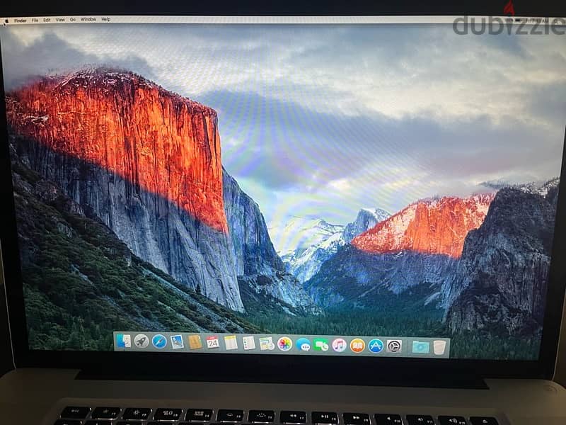 MacBook Pro 17 inches 512gb ssd 6