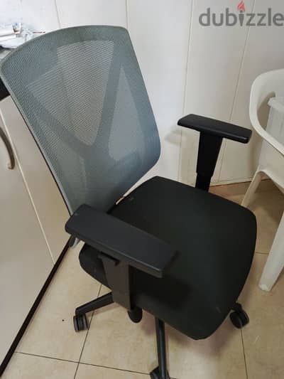 very good condition office chair