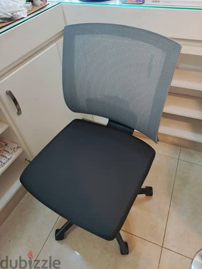 very good condition office chair