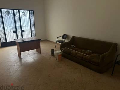 Apartment for rent in Mazraa Beirut شقة للايجار في منطقة المزرعة بيروت