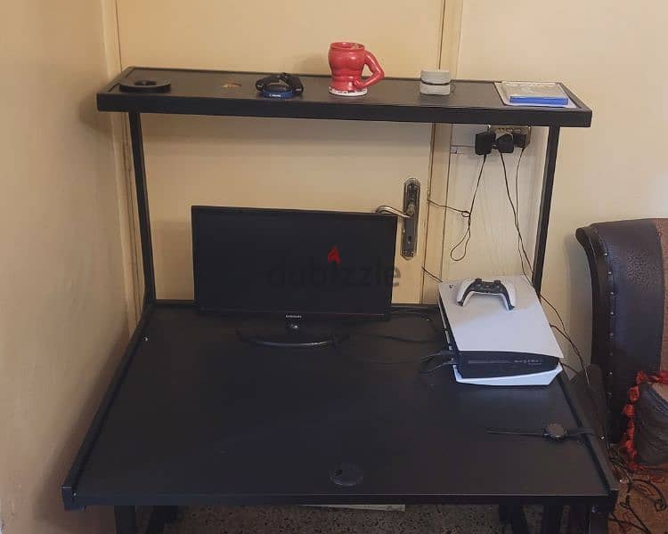 Gaming chair & Desk 2