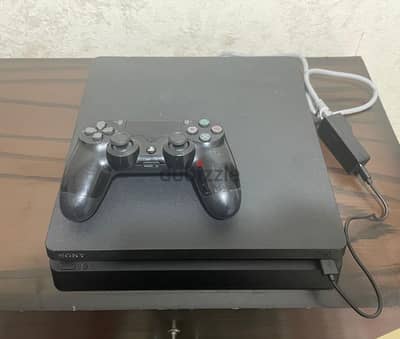 ps4 slim 1000 gb m3adale feha al3ab