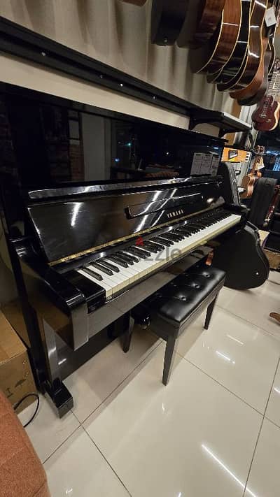 Vintage Yamaha U1 Upright Piano (1970)