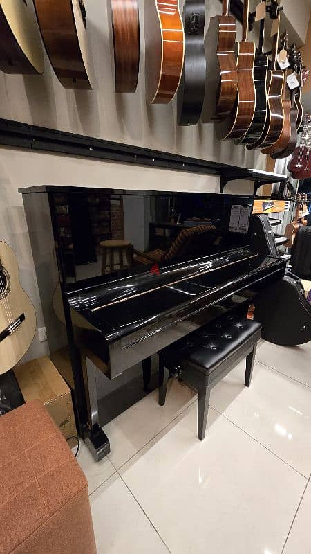 Vintage Yamaha U1 Upright Piano (1970) 1