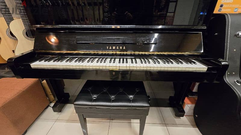 Vintage Yamaha U1 Upright Piano (1970) 2