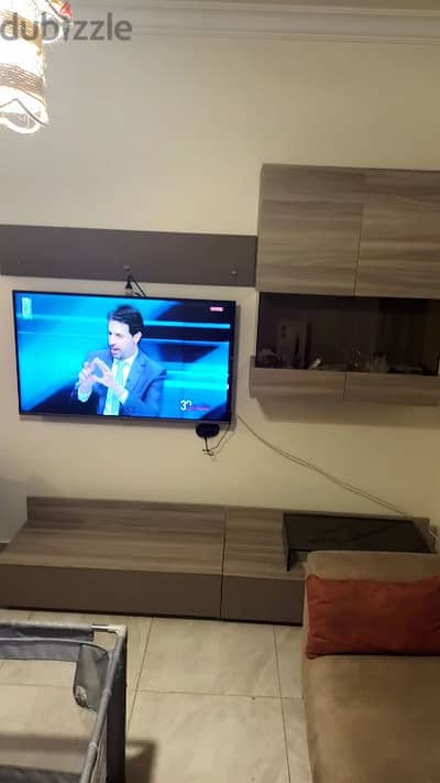 غرفة قعدة مع TV unit