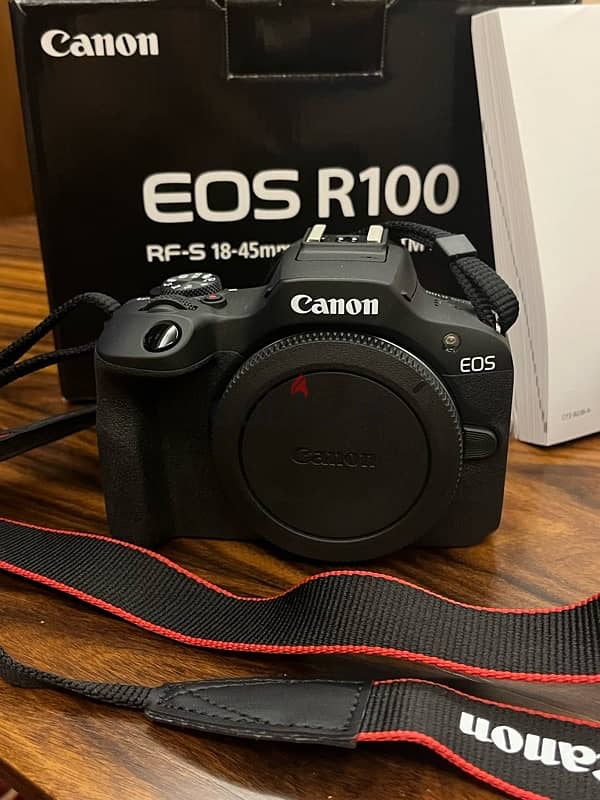 Canon EOS R100 RF-S 18-45mm F4.5-6.3 IS STM KIT 2