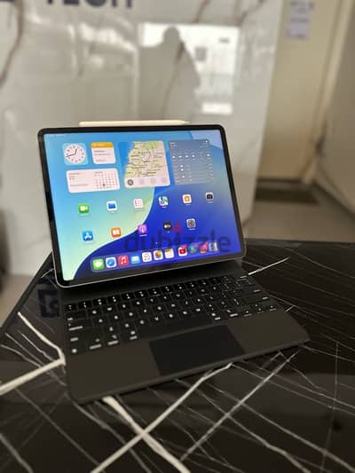 iPad Pro (12.9-inch) (6th generation)