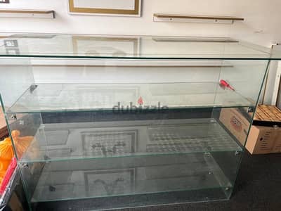 Glass display case- فاترينة