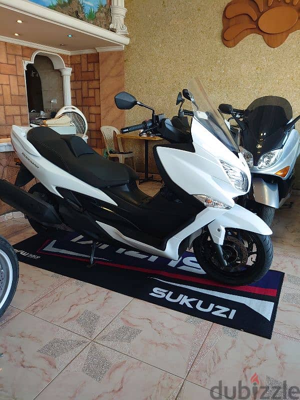 Suzuki burgman 2