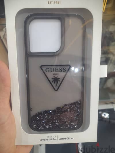 Guess Liquid glitter triangle beach logo case 15 pro max black last an