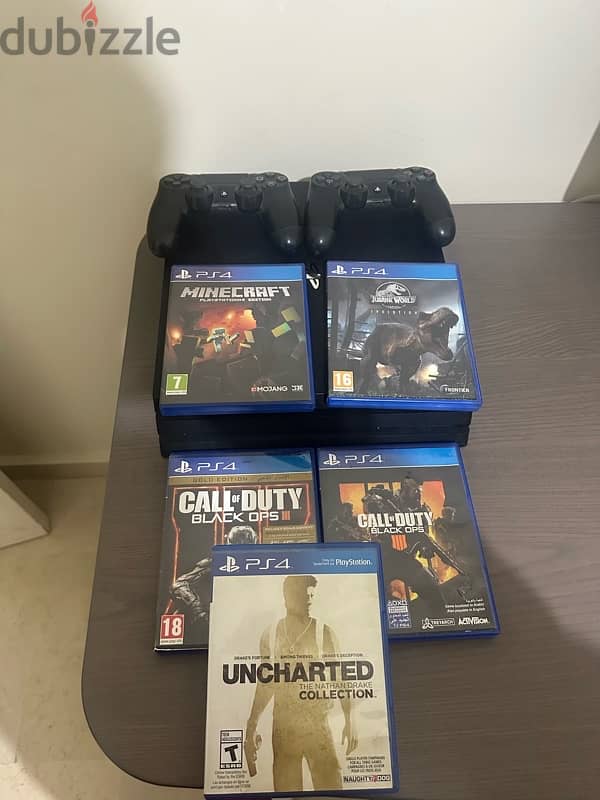 Playstation 4, 2 controllers, 5 games 1