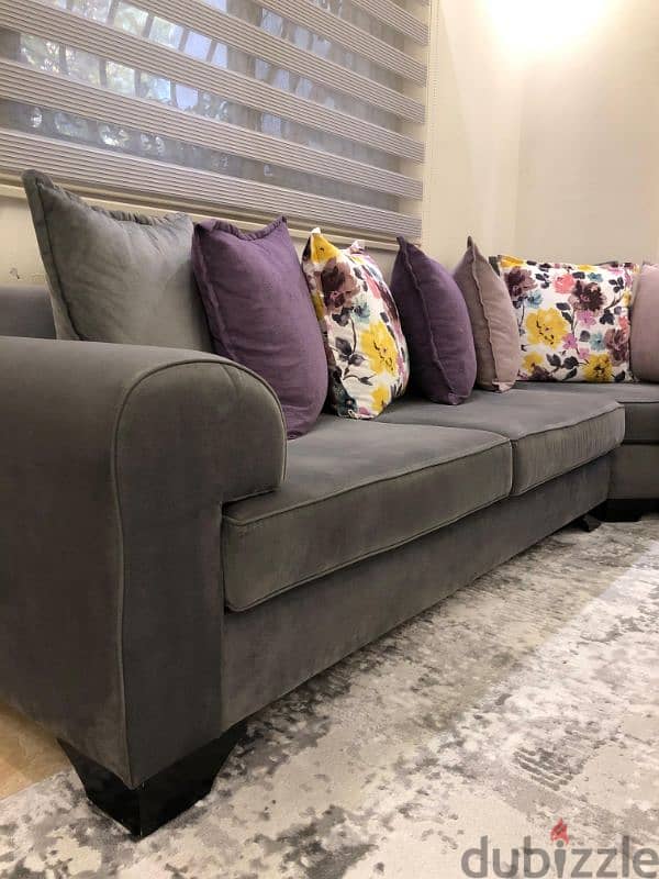 Living Room زاوية لغرفة جلوس بحالة ممتازة – مرتبة جدًا 1