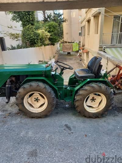 Tractor ferrari