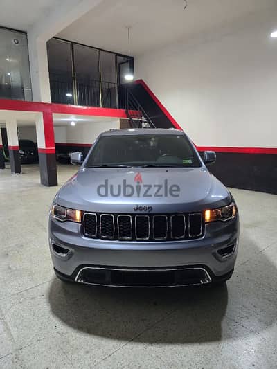 Jeep Grand Cherokee 2018 4X4 clean car fax top car no accident