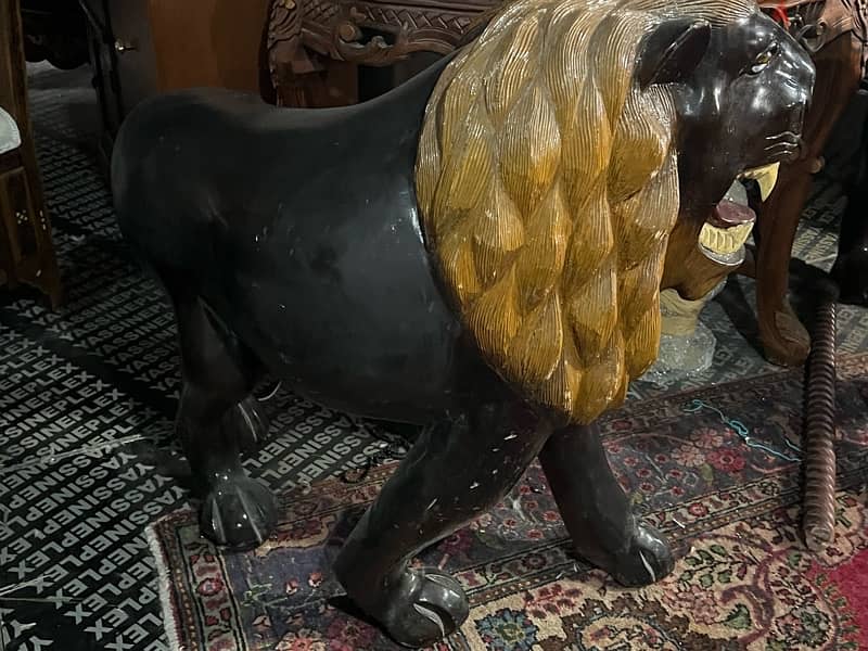 solid wood lion 1