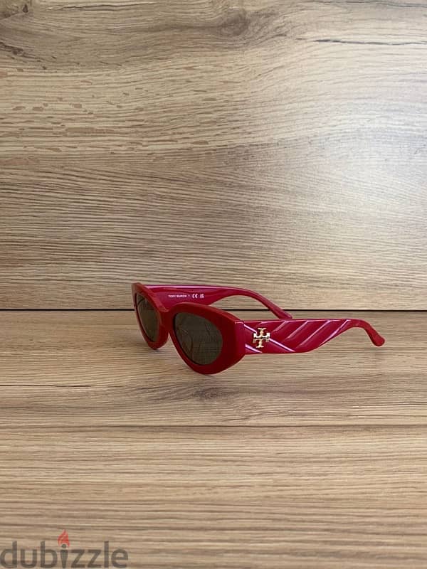 •Tory Bur ch red cat eye sunglasses (2023 collection) 6