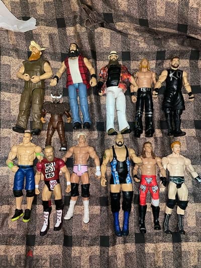 12 WWE wrestling action figures