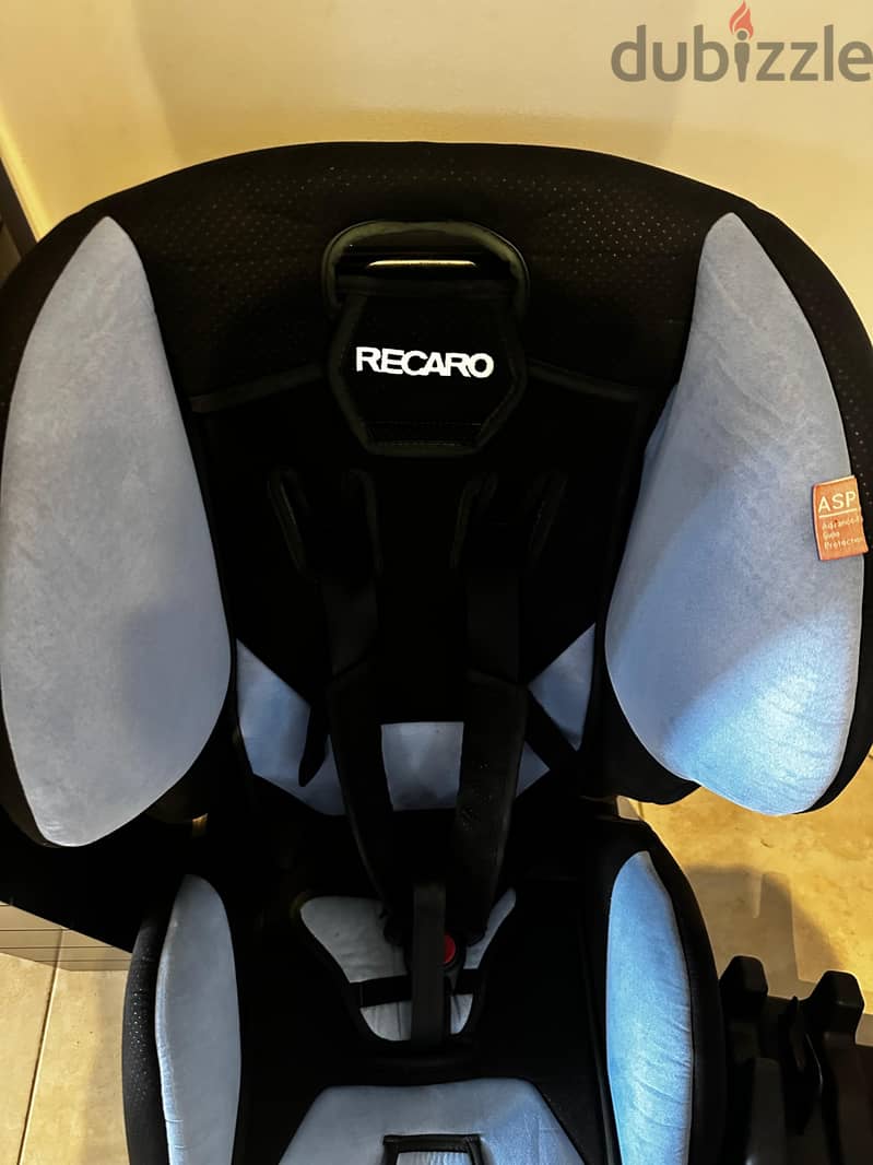 Carseat recaro young expert plus with isofix base exellent condition 2