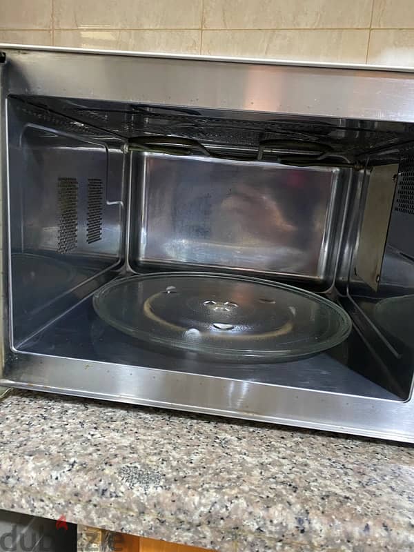 microwave used very strong and excellent heated 3