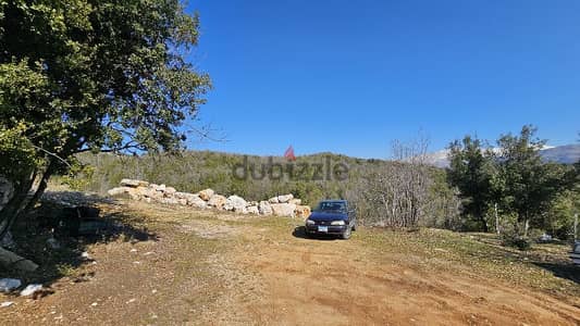 Land for sale in Kfardebian أرض للبيع في منطقة كفردبيان