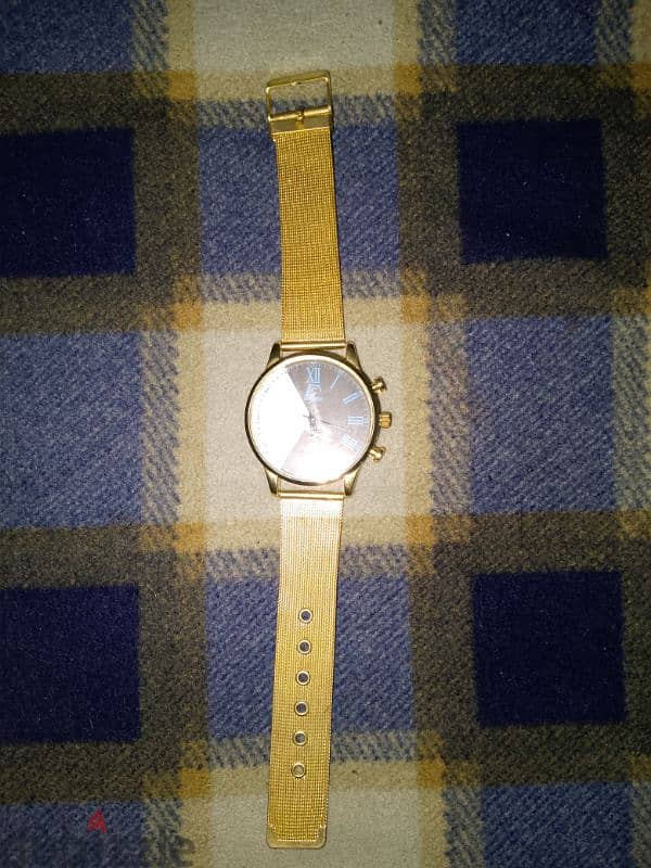 quartz watch. 0