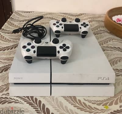 PlayStation 4 used as new 220 بتتظبط