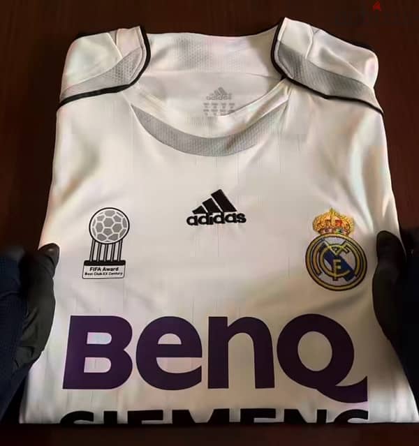 Real Madrid historian kit 2003 for the legend beckham by siemens 0