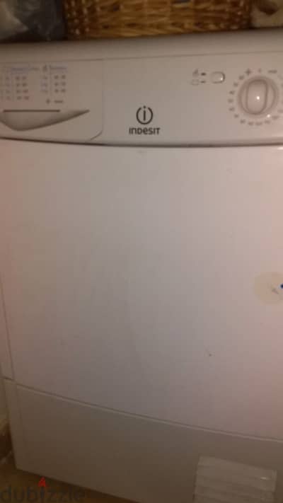 Indesit Condenser dryer 8kg