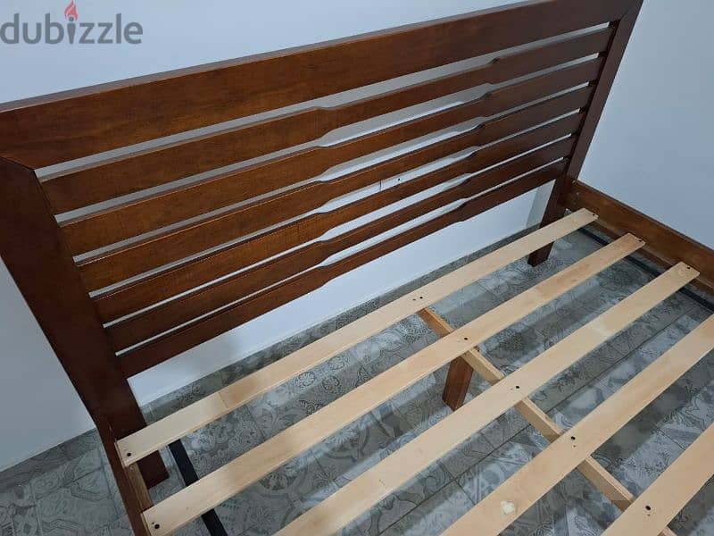 Queen size Bed 3