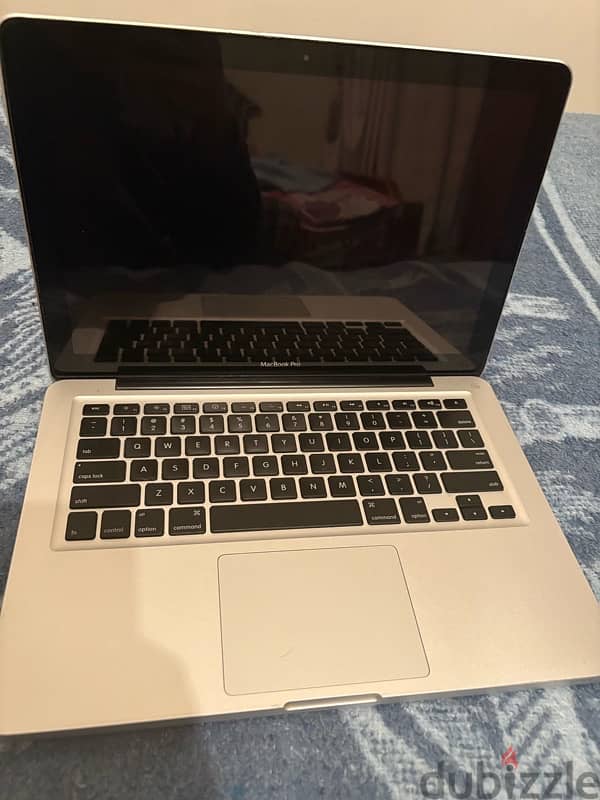 macbook pro core i7 6 gb ram 320gb storage like new 3