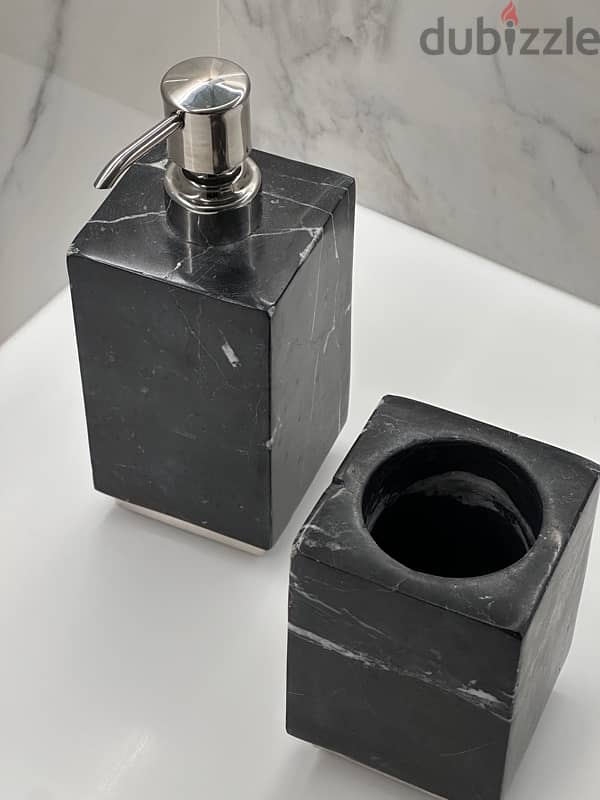 3-piece dark grey marble bathroom set 4