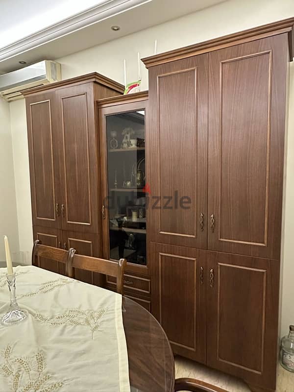 Dining Room in excellent condition 6