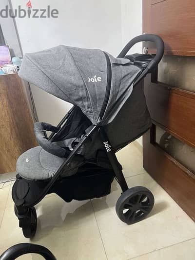 joie stroller with carseat and base عرباية