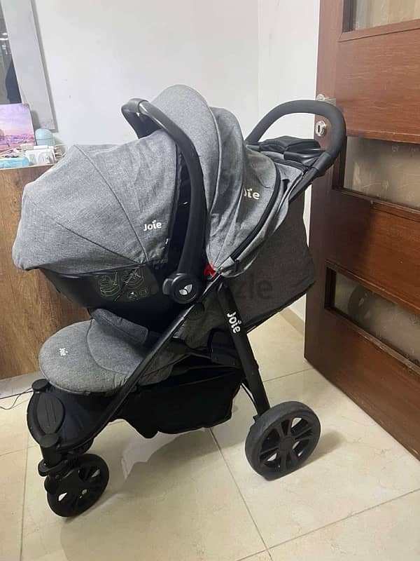 joie stroller with carseat and base عرباية 1