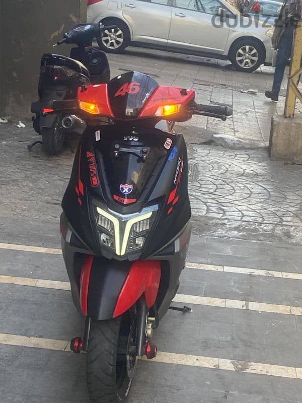 Tvs Ntorq 2023 for sale wra2 ma3rad meshye 6,200km 2