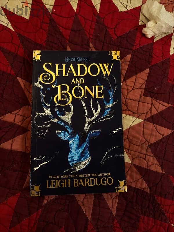 shadow and bone (book#1) 0