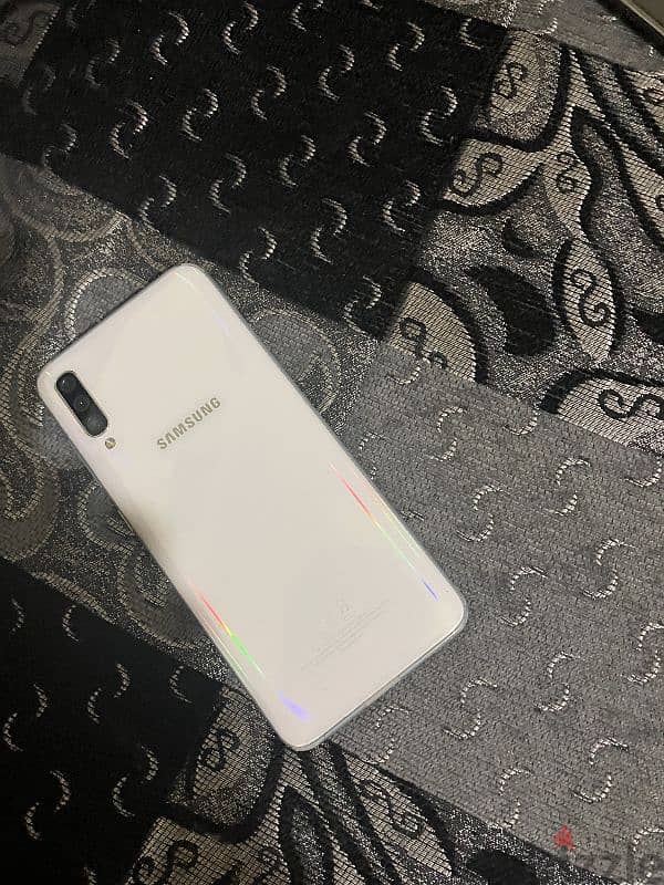 samsung galaxy a70 with box 128gb 1