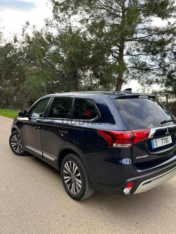 Mitsubishi Outlander 2020 0