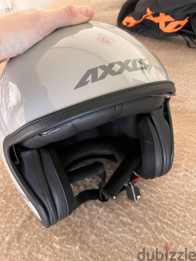 Axxis Helmet Hornet L brand new 1