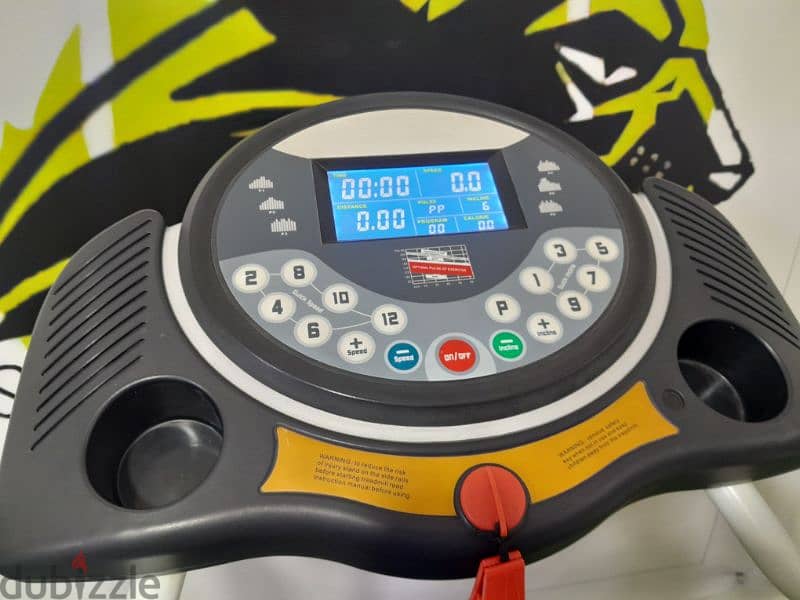 tttreadmill sports machines 2،5hp motor power, like new 6