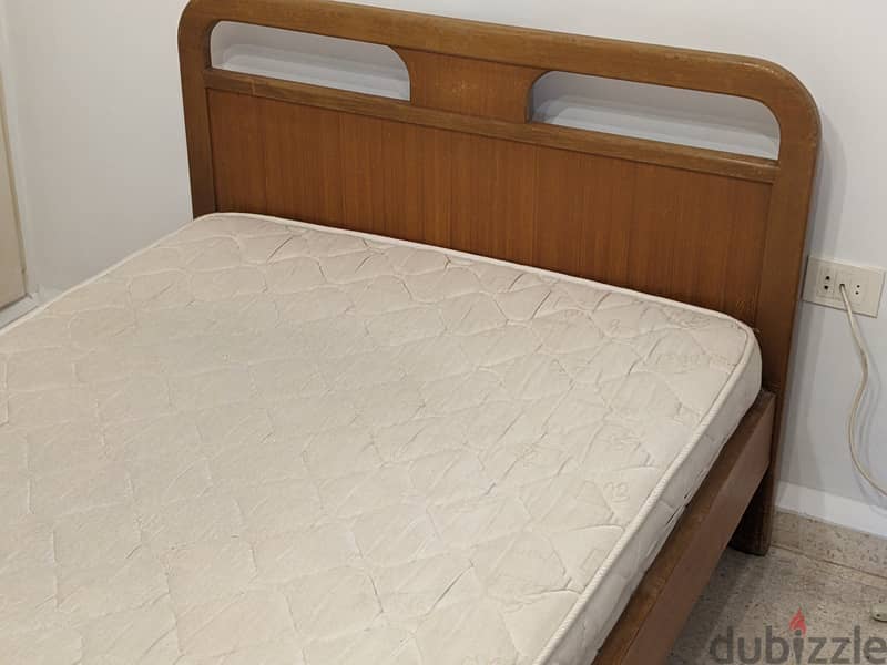 Bedroom for sale with mattresses - غرفة نوم مع فرش 4