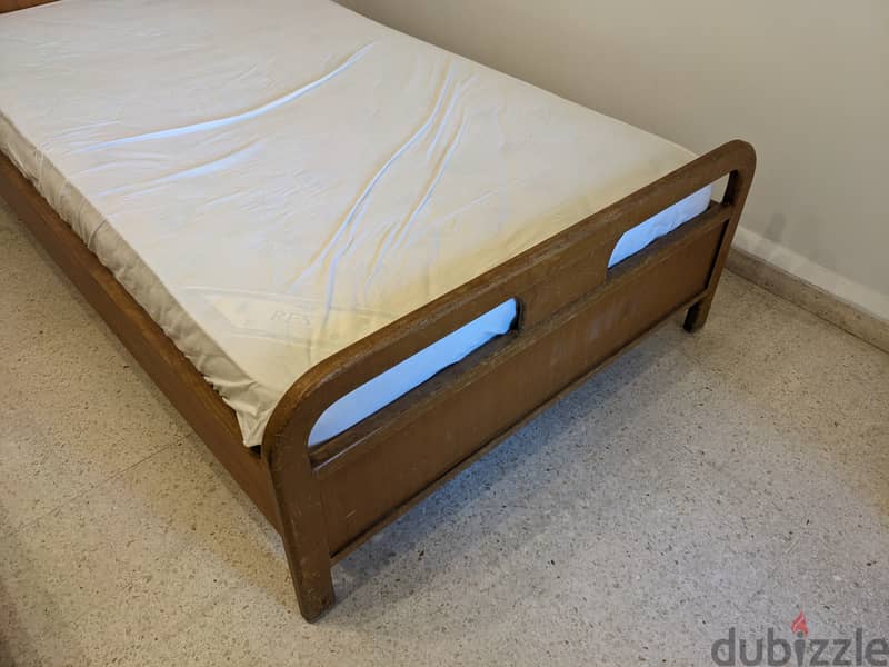 Bedroom for sale with mattresses - غرفة نوم مع فرش 5